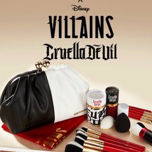 Disney's CRUELLA DeVIL Brush Set and bag